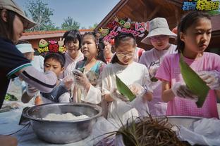 东契奇谈布克：我看太阳的比赛主要是因为他 我们交手就是竞争